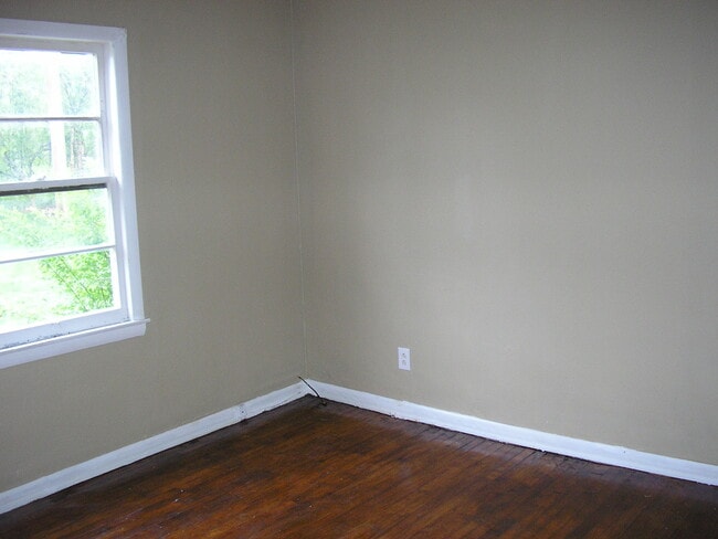 Building Photo - 1529 Parkhurst Dr