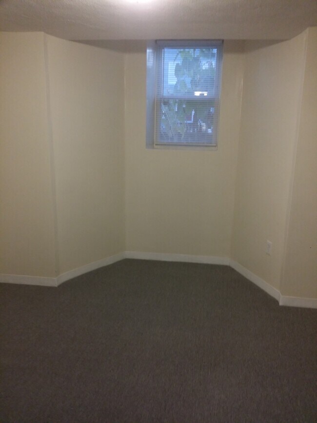 Bedroom 1 - 41 Elliott St