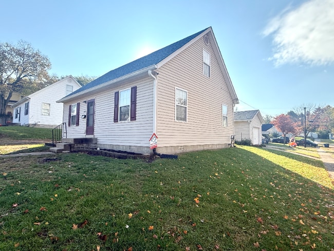 Foto del edificio - 3602 E 5th St