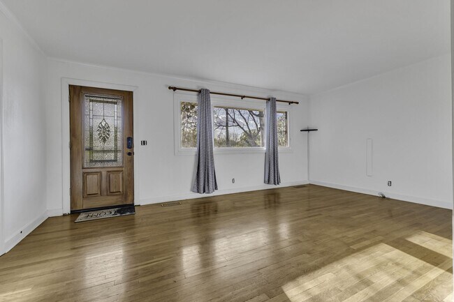 Foto del edificio - MidMod Ranch in Charlotte Park! 2 BR 1.5 B...