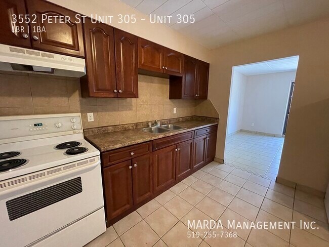 Photo du bâtiment - SPACIOUS 1BED/1BATH -LOCATED IN SANDWICH T...