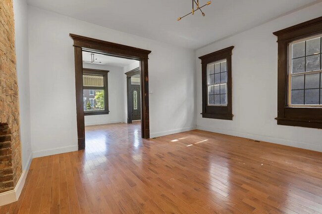 Foto del edificio - 1340-1342 E Long St