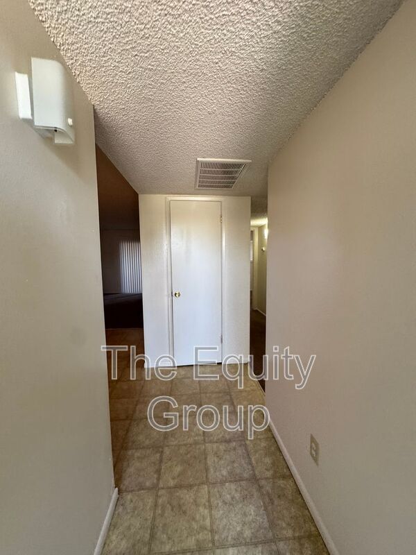Building Photo - 310 N Westfield St