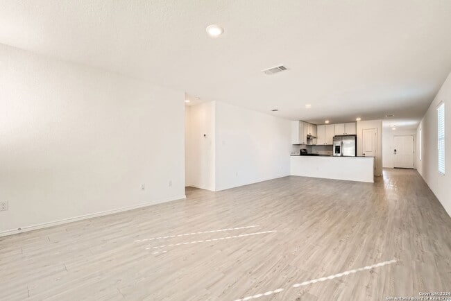 Foto del edificio - 5196 Fowler Crst