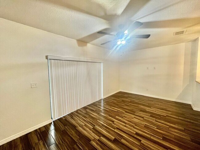 Foto del edificio - 1921 Glen Mist Cv