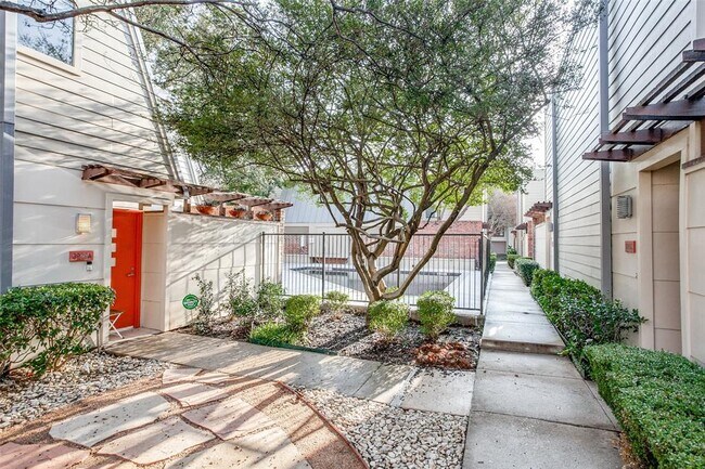 Building Photo - 3915 Buena Vista St