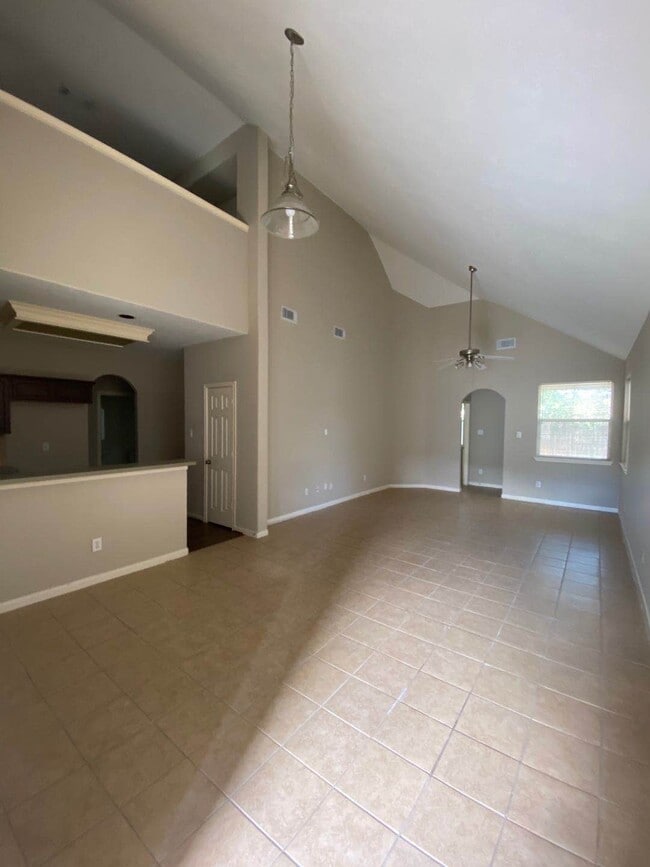 Foto del edificio - 818 Forest Fir