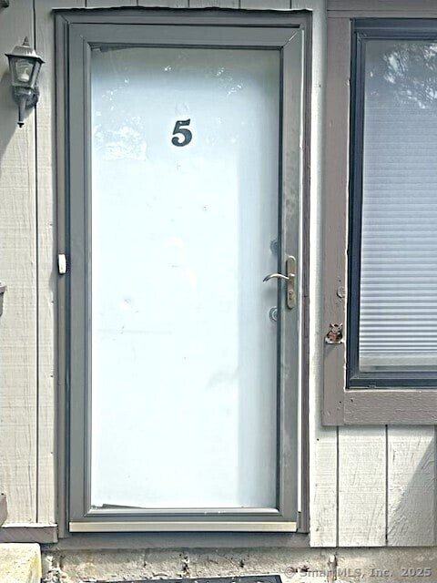 Building Photo - 5 D Pineview Dr