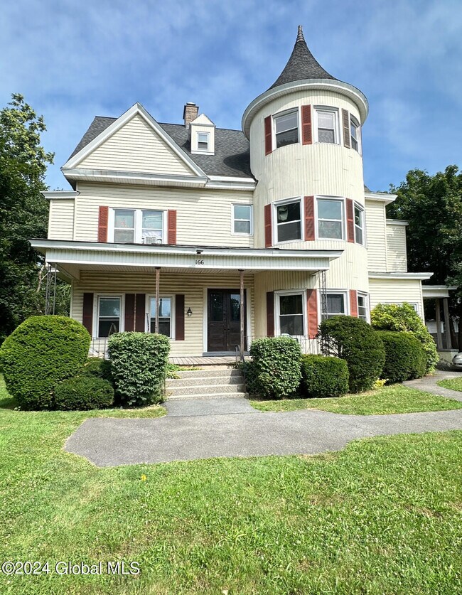 Building Photo - 166 2nd Ave