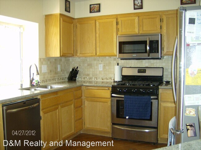 Building Photo - 3 br, 2.5 bath House - 2409 Maravilla Way