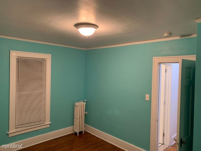 Building Photo - 2 br, 1 bath Apartment - 185 Robertson