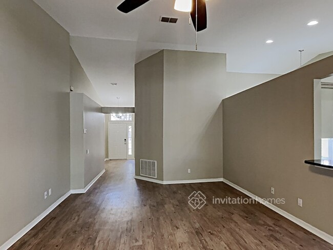 Building Photo - 29817 Morningmist Dr
