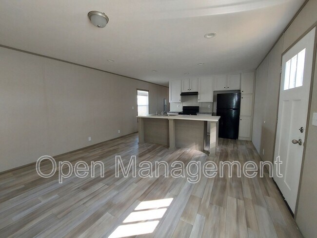 Foto del edificio - 7534 US-60