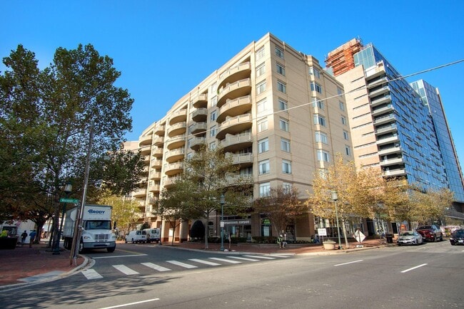 Foto del edificio - 4801 Fairmont Ave