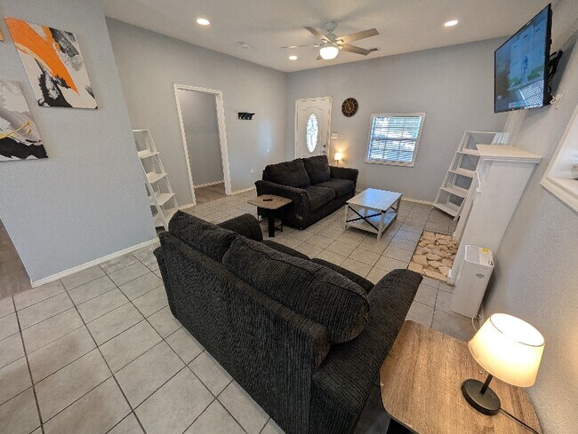 Foto del edificio - 503 Nolan St