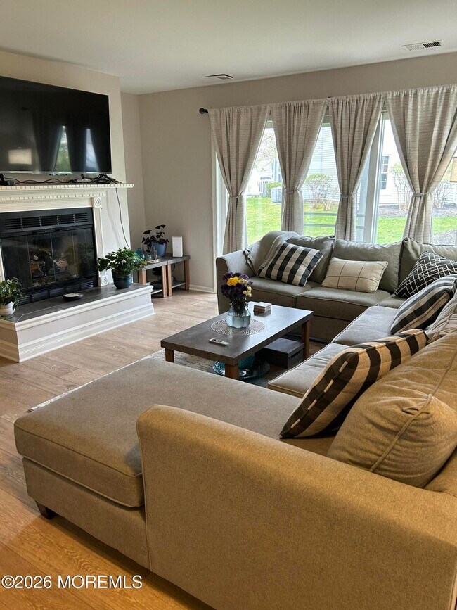 Foto del edificio - 165 Jefferson Dr