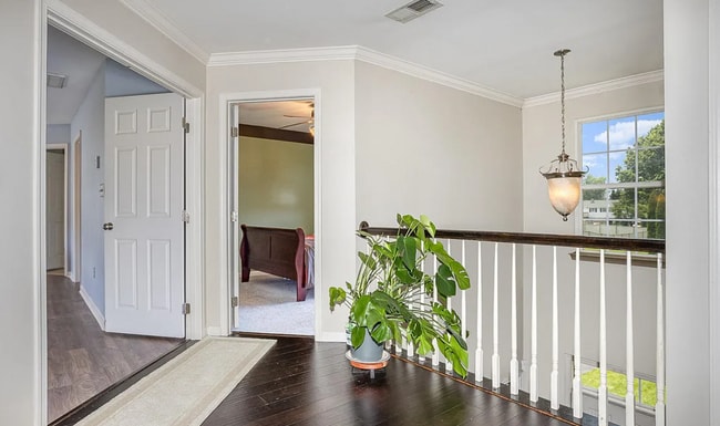 Foto del edificio - 3102 King Richards Ct S