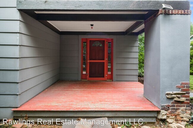 Building Photo - 3 br, 2 bath House - 70 Furman Avenue