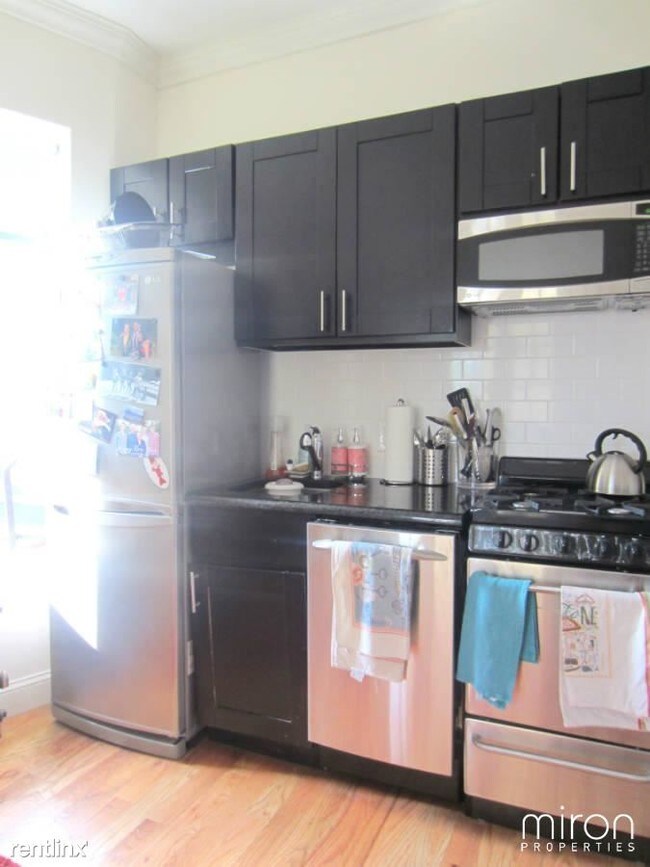 Building Photo - 353 State St