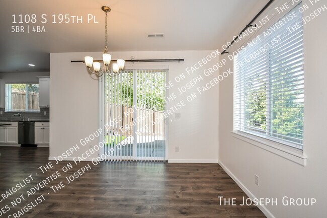 Foto del edificio - 1108 S 195th Pl
