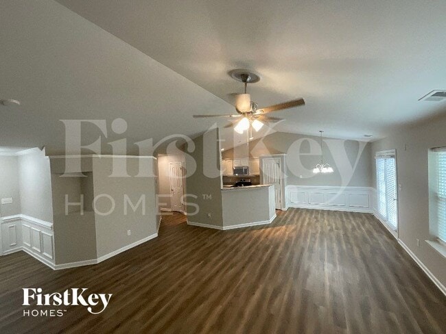 Foto del edificio - 3365 Lilliefield Ln