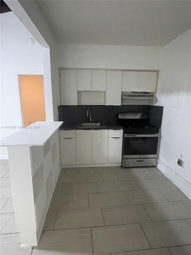 Foto del edificio - 760 NE 122nd St