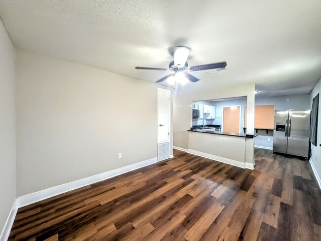 Building Photo - 2528 Joy Ann Dr
