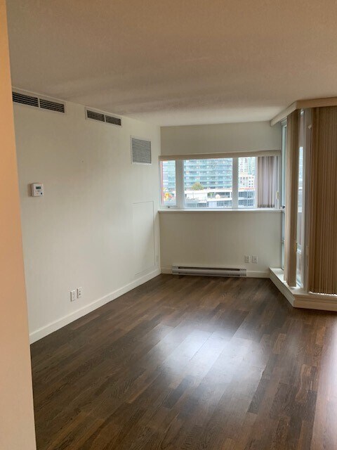 Building Photo - 2501-918 Cooperage Way