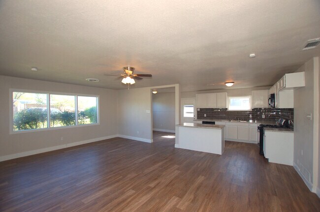 Foto del edificio - Completely Renovated 3/2 Close to Texas Tech