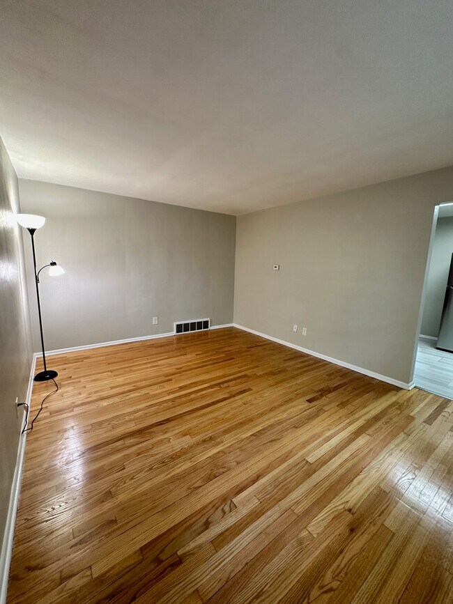 Livingroom View from Entry - 9609 W Main St