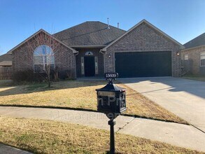 Building Photo - 15609 S Broadway St