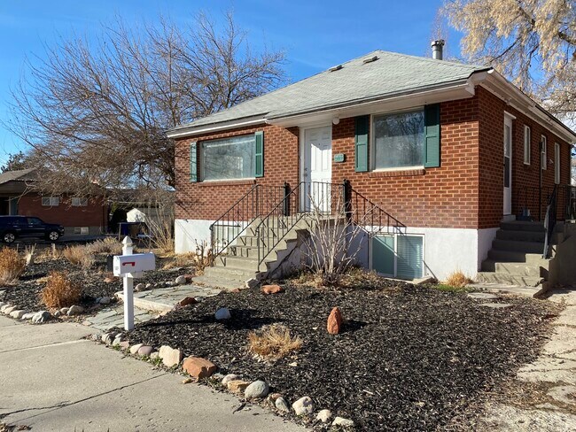 Foto del edificio - 1147 E Blaine Ave