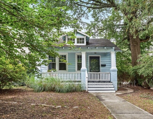 Building Photo - 4007 Chevy Chase St
