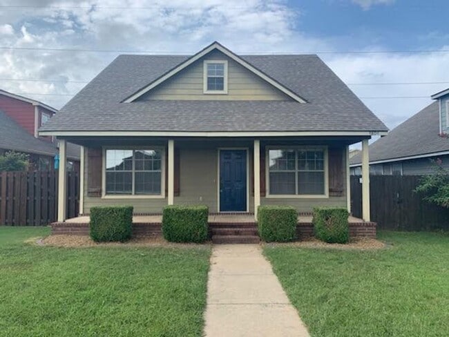 Foto del edificio - Craftsman style 3 bedroom 2 bath Home - Avail NOW!