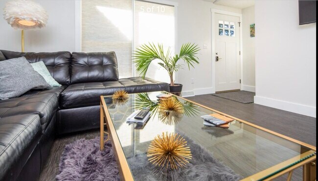 Foto del edificio - 3358 Rennie St