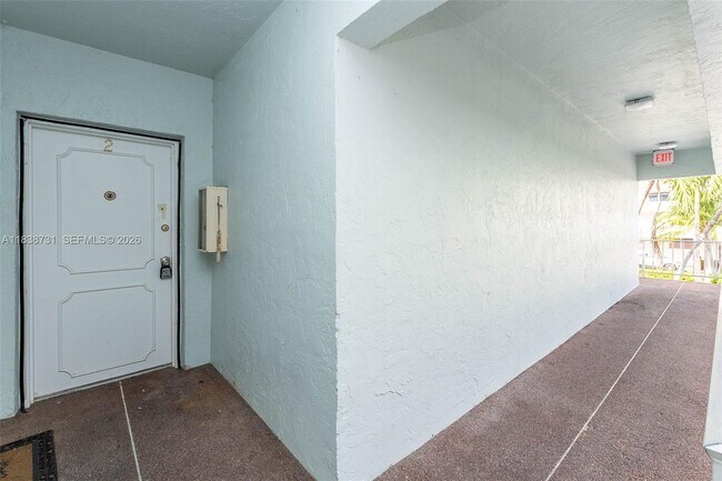 Foto del edificio - 3862 NE 171 St