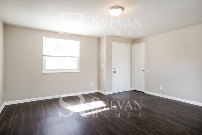 Foto del edificio - Step into your 4BR 2BA sunshine-filled haven