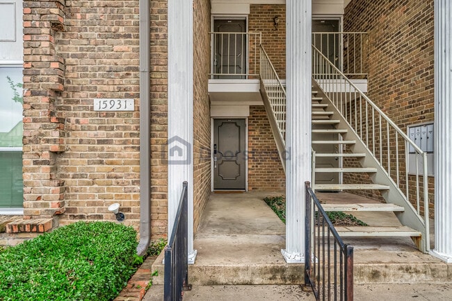 Building Photo - 15931 Stillwood St