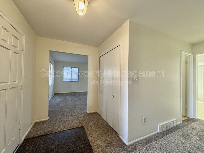 Foto del edificio - 5728 S Kenton St