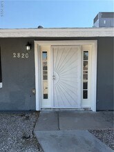 Building Photo - 2820 S Sandhill Rd