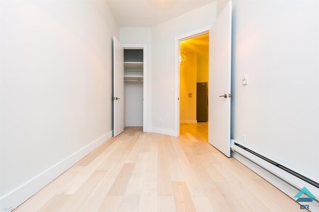 Foto del edificio - 699 DeKalb Ave