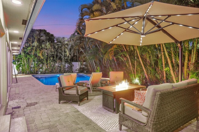 Foto del edificio - 2600 N Riverside Dr