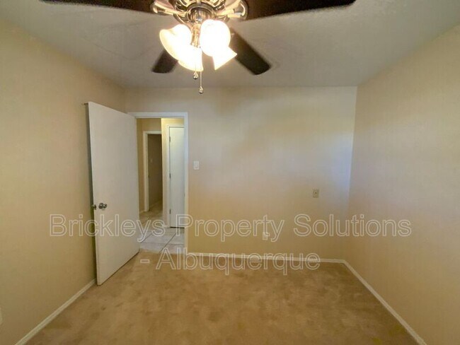 Building Photo - 2440 Algodones St NE