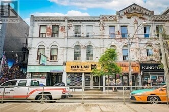 Building Photo - 283 College St