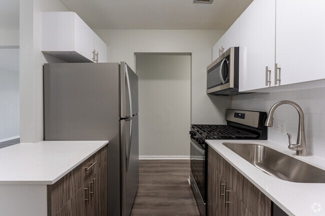 3BR, 2BA - 1,250SF - The Preserve at Woodfield