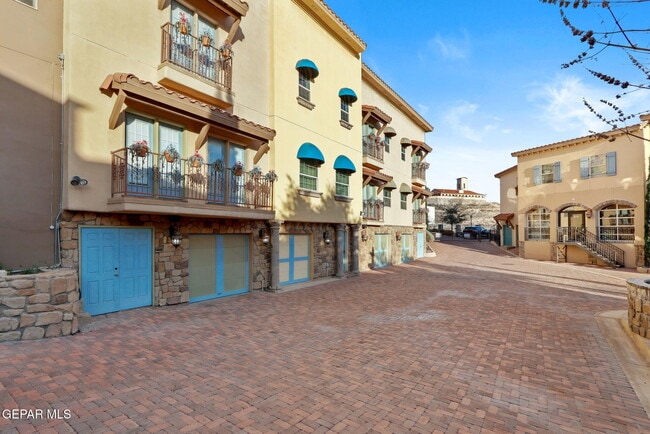 Building Photo - 6350 Escondido Dr