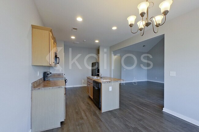 Building Photo - 7071 Shadesbrook Dr