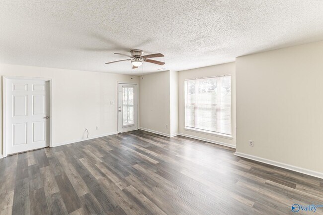 Foto del edificio - 1601 Sparkman Dr NW