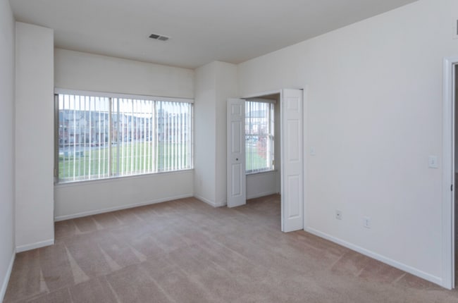 Building Photo - 45564 Evansway Dr