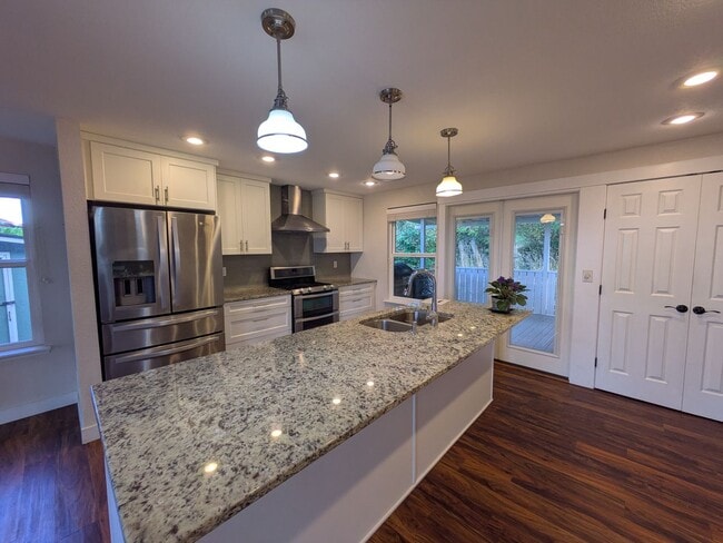 Building Photo - Alabama Hill--Amazing Bay Views 4 Bedroom ...